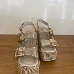 Dore dolgu topuk topuklu sandalet