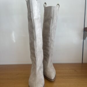Taş rengi süet çizme